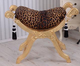siedzisko z panterką w stylu barokowym